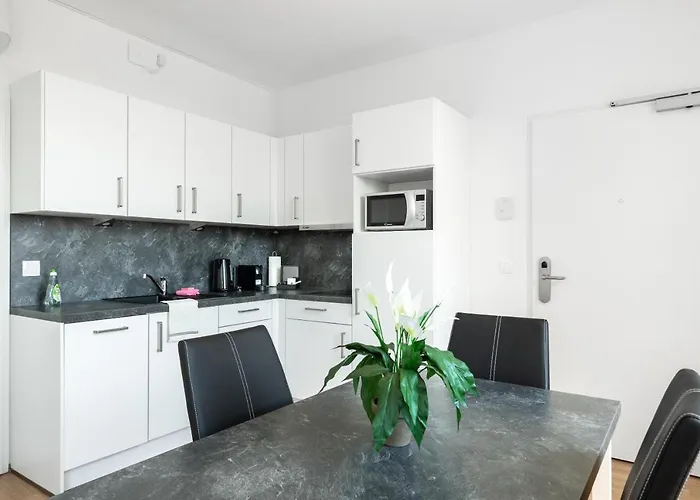 Apartmanhotel Feelgood Lakeliving Inklusive Garagenplatz Bécs