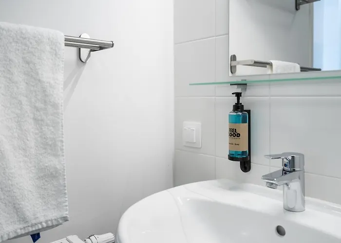 Feelgood Lakeliving Inklusive Garagenplatz Apartmanhotel 4*
